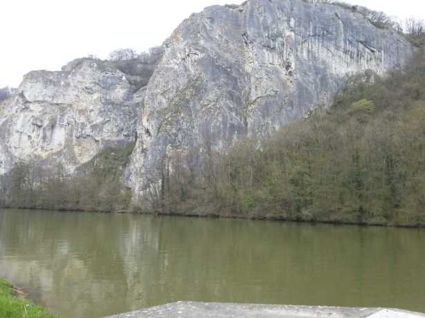 Vertical cliffs on the Meuse