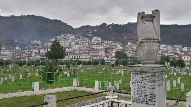 Echinos was a muslim town. We were welcomed with 4 simultaneous calls to prayer.