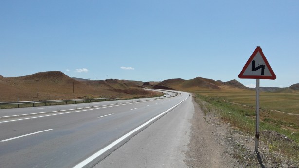The road to Bojnurd