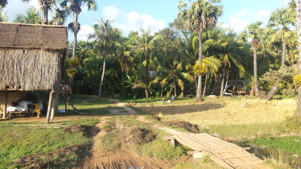 From the side road to Siem Reap