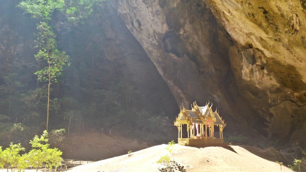 Phraya Nathan cave 