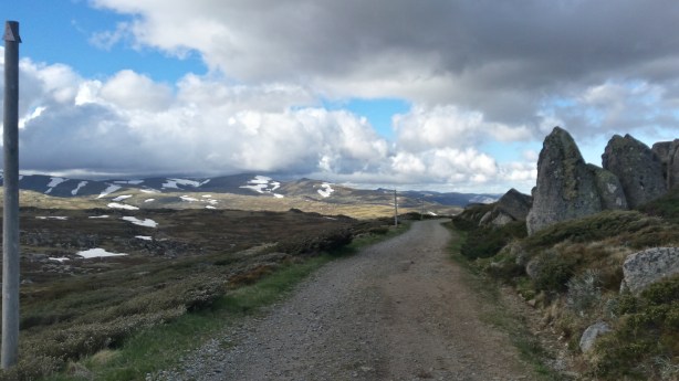 Road down to Charlotte's Pass