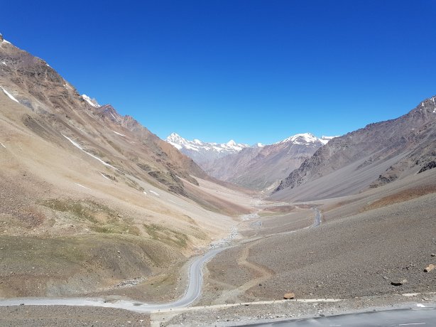 Descending the Baralacha Pass