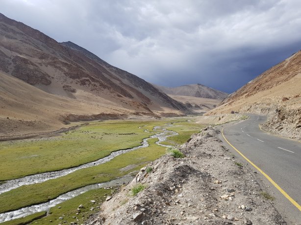 The river at the base of Taglang La