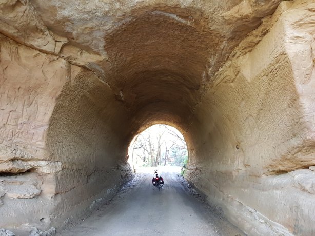 The tunnel on the way to Wombeyan Caves