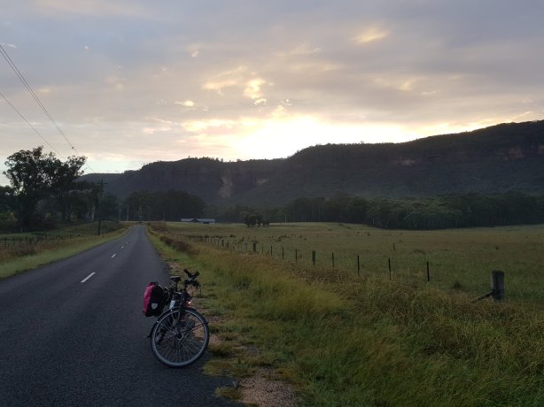 Early morning on the Megalong Valley Road